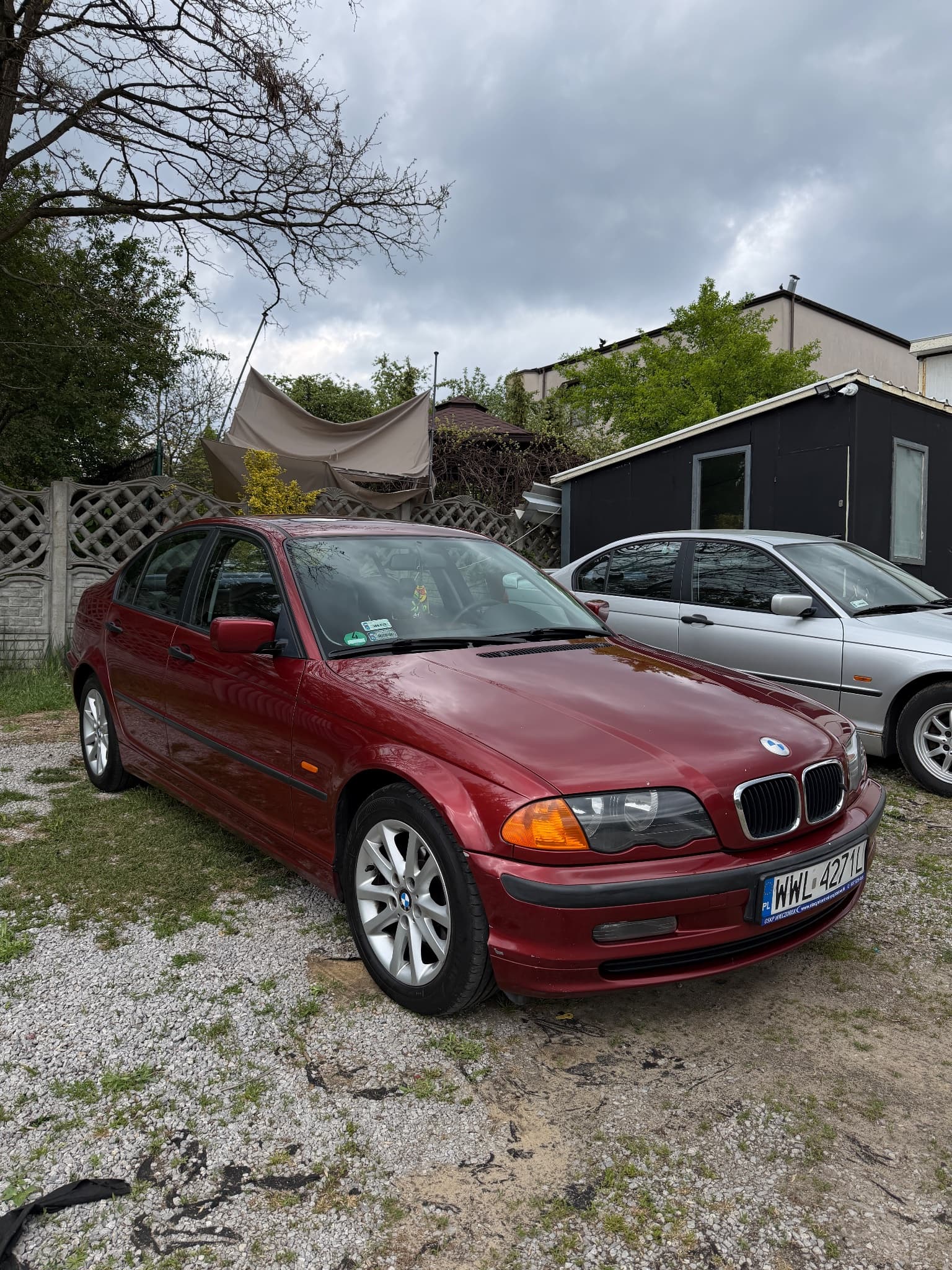 BMW 318 Czerwony